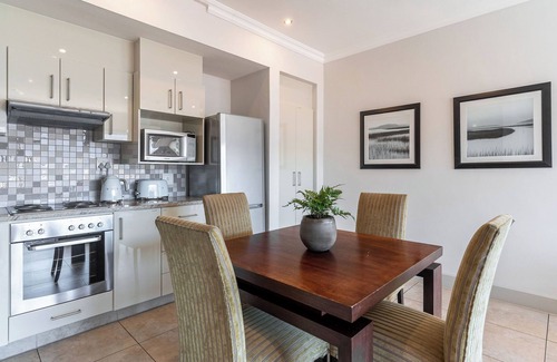 Hermanus City-Centre Hotel | Harbour House Hotel