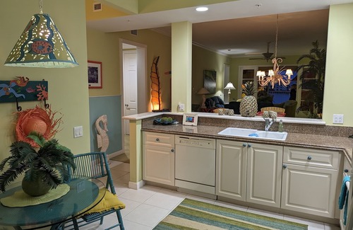 Fort Pierce Condominio | Harbour Isle Penthouse Gem overlooking the marina within minutes to the beaches.