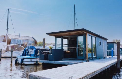 Municipality of Uitgeest Alquiler De Eote | Harbour Lodge at Uitgeestermeer View, cleaning included