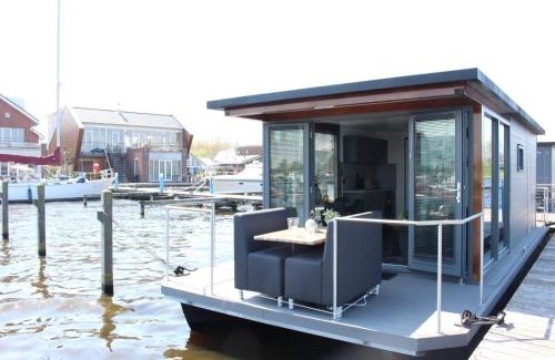Municipality of Uitgeest Alquiler De Eote | Harbour Lodge at Uitgeestermeer View, cleaning included