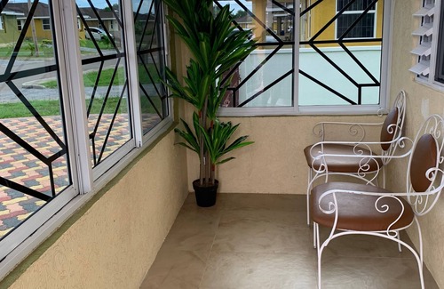 Old Harbour Casa | Harbour Oasis Retreat - Charming 2 Bedroom House