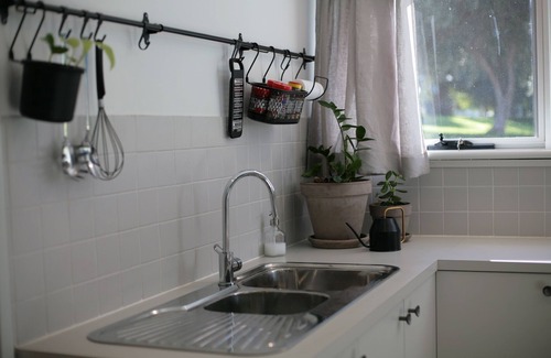 South Fremantle Casa | Harbour’s End: Park-side Beach House, South Freo