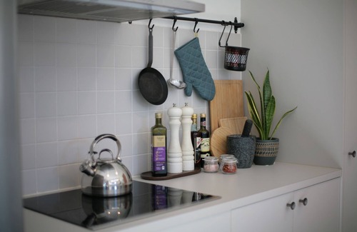 South Fremantle Casa | Harbour’s End: Park-side Beach House, South Freo