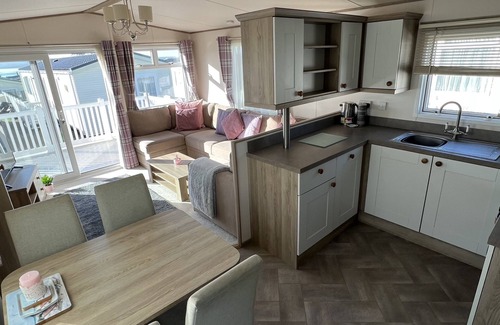 Hamworthy Casa | Harbour View - 6 Berth Family Caravan - Rockley Park, Haven. Anchors Rest