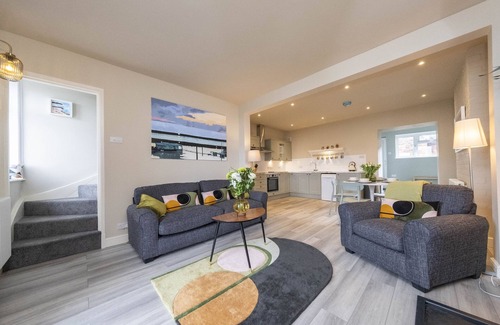 Watchet Cabaña | Harbour View Cottage, RELOJ