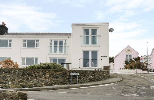 Cemaes Bay Cabaña | Harbour View