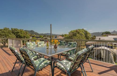 Pauanui Casa | Harbour View Haven - Pauanui Holiday Home