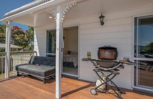 Pauanui Casa | Harbour View Haven - Pauanui Holiday Home