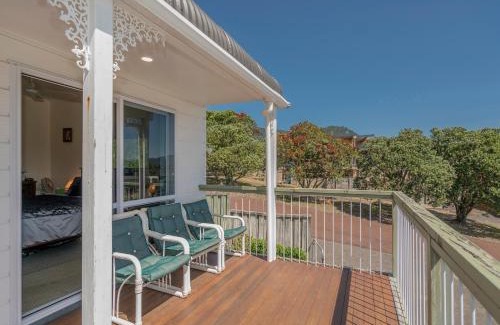 Pauanui Casa | Harbour View Haven - Pauanui Holiday Home