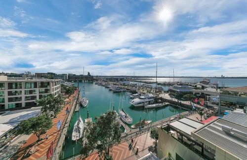 Auckland Central Business District Apartamento | Harbourfront Elegance with Carpark