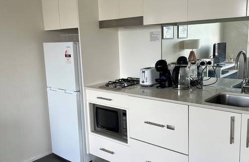 McMahons Point Apartamento | Harbourside 81 - Stunning Studio Apartment - Harbour Bridge & Opera House Views