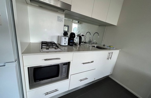 McMahons Point Apartamento | Harbourside 81 - Stunning Studio Apartment - Harbour Bridge & Opera House Views