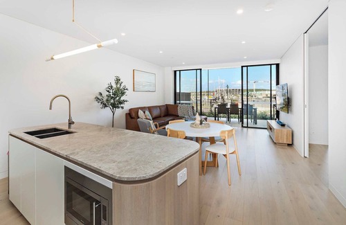 Shell Cove Apartamento | Harbourside Delight - Infinity Pool and within footsteps from Marina