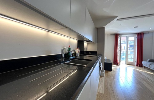 Redcliffe Apartamento | Harbourside Haven - One Bed Apartment with Balcony