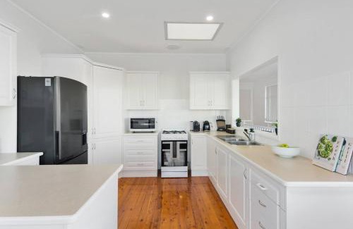 Shellharbour Casa | Harbourview Escape - Serene Shellharbour Family Stay