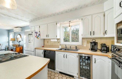 Alton Bay Casa | Hard to Find Winnipesaukee WF 24ft Dock