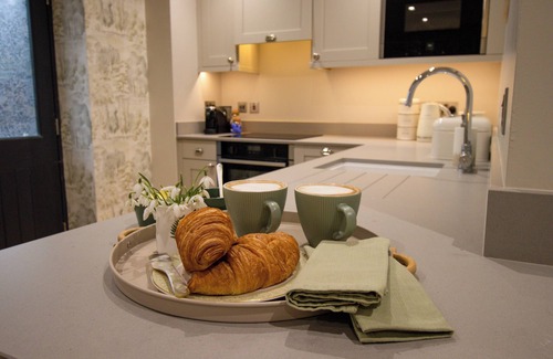 Crosthwaite Cabaña | HARDRIGGS BANK COTTAGE, pet friendly, with a garden in Windermere