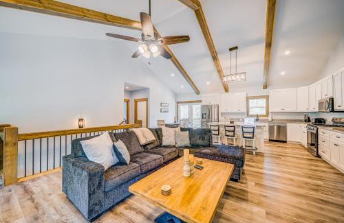 Ellijay Casa | Hardwood Hideaway