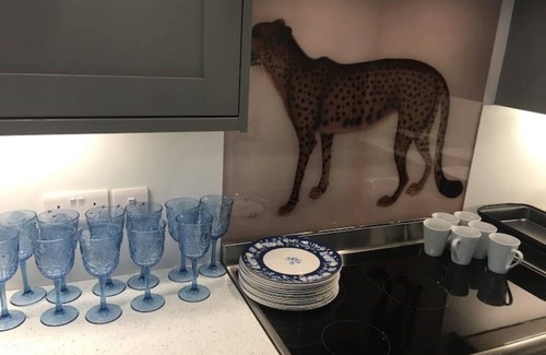 Halfway House Cabaña | Hare Cottage with hot tub, sleeps 9, fishing and wild swimming