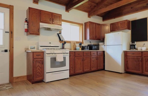 Rollo Bay Casa | Hare Hideaway with Fireplace