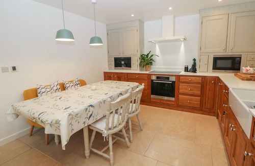 Beeley Casa | HAREBELL COTTAGE, family friendly, with open fire in Curbar