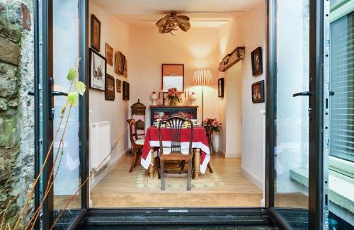 Bampton Casa | Harebell House