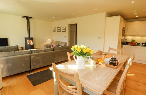 Sandsend Cabaña | HAREBELL, pet friendly, luxury holiday cottage in Sandsend