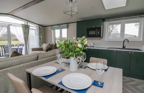 Trefeglwys Cabaña | HARES MEADOW, pet friendly, character holiday cottage in Trefeglwys