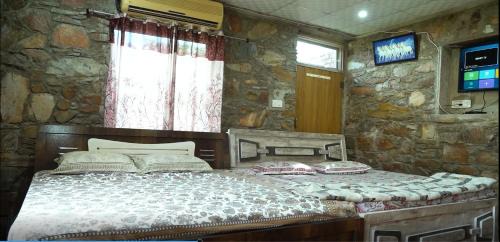 Kukas Casa | Hari Kamal Guest House And Swimming Pool