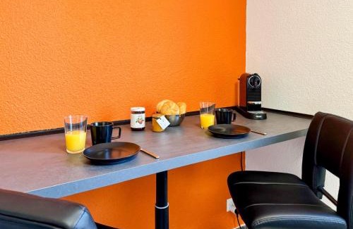 Basilea Apartamento | HARIKOA Apartment - close to City Center - FREE PARKING - Netflix - fast WiFi