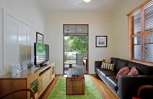 Byron Bay Casa | Harkaway - charming cottage in central Byron Bay