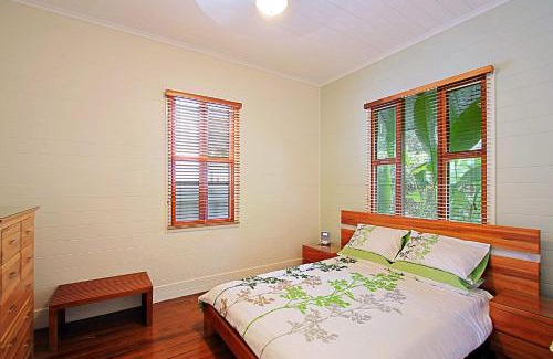 Byron Bay Casa | Harkaway - charming cottage in central Byron Bay