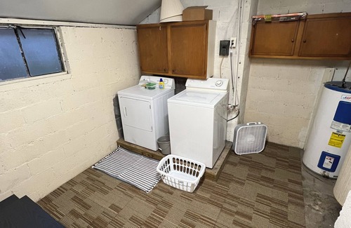 Dayhoit Casa | Harlan, KY Modern Private Guesthouse 302 Historic Downtown (Vela's Villas)