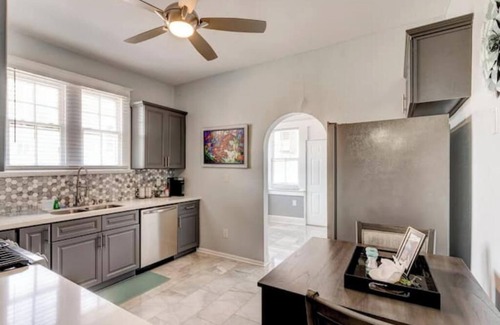 Fairgrounds Apartamento | Harleaux Chateau - Central Location New Renovation