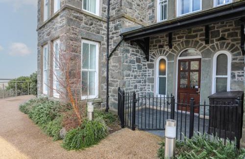 Harlech Casa | Harlech Apartments - Branwen