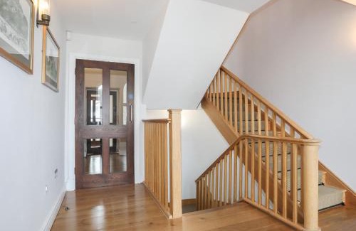 Harlech Casa | Harlech Apartments - Branwen