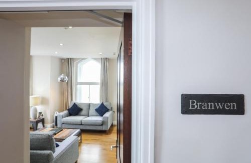 Harlech Casa | Harlech Apartments - Branwen