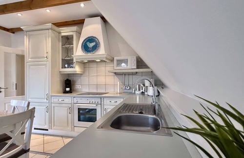 Carolinensiel Apartamento | "Harleglück: Natural idyll for 6 - balcony, 90sqm, green view!"