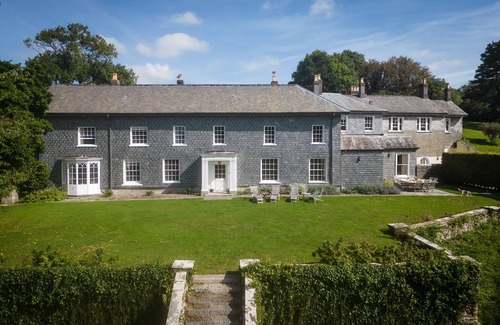 Burgh Island Casa | Harlequin House - a house that sleeps 18 guests in 9 bedrooms