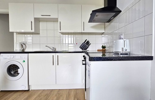 Penylan Apartamento | Harlequin No.4 by Switchback Stays