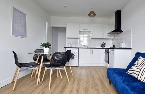 Penylan Apartamento | Harlequin No.4 by Switchback Stays