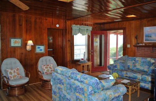 Holden Beach Casa | Harley's Better Half