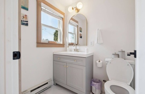 Hampton Casa | Harley's House |Minutes to Beach |Newly Renovated