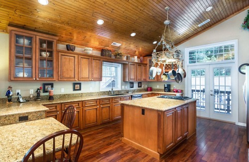 Chimney Rock Casa | Harley's River Walk - Alquiler de vacaciones en Mr Lake Lure