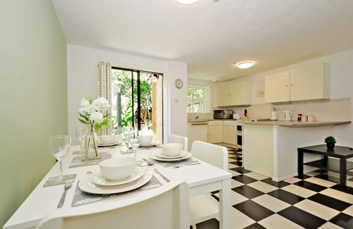 Woolwich Riverside Casa | Harlinger Lodge Annexe