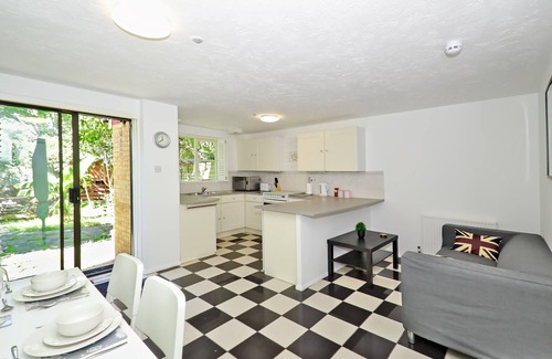 Woolwich Riverside Casa | Harlinger Lodge Annexe