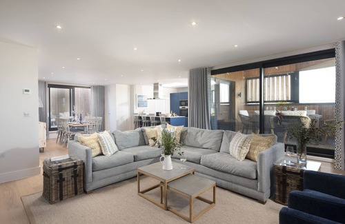 Harlyn Apartamento | Harlyn Penthouse - A superb sea view duplex penthouse just metres from the beach, with two terraces