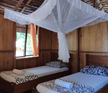 Pulau Kadidi Complejo | Harmony Bay Resort and Dive Center