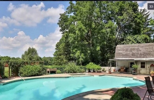 Chester Villa | Harmony Hambletonian-A Luxury Retreat Back in Time