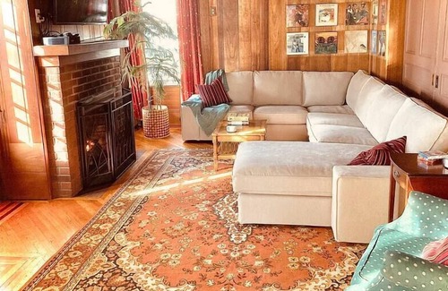 Chester Villa | Harmony Hambletonian-A Luxury Retreat Back in Time